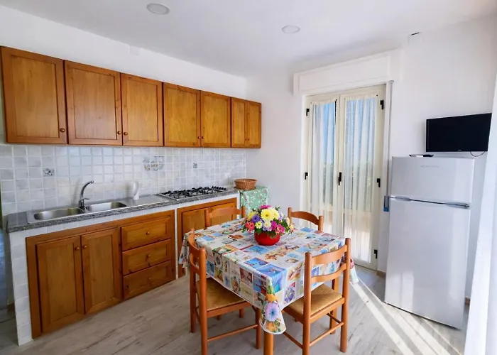 Baia Di Capo Piccolo Vacanze 別荘